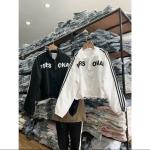 Áo khoác dù lửng nữ croptop phối sọc in chữ Personal Unisex, thiết kế trẻ trung, phong cách đường phố, chống gió, dễ phối đồ, phù hợp đi học, đi chơi, dạo phố, tạo điểm nhấn cá tính cho mọi outfit.