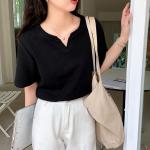 Áo thun nữ cổ xẻ cotton mềm mịn, phong cách Hàn Quốc, trẻ trung, dễ phối đồ, phù hợp đi học, đi chơi, dạo phố, tạo điểm nhấn cá tính cho outfit hàng ngày.