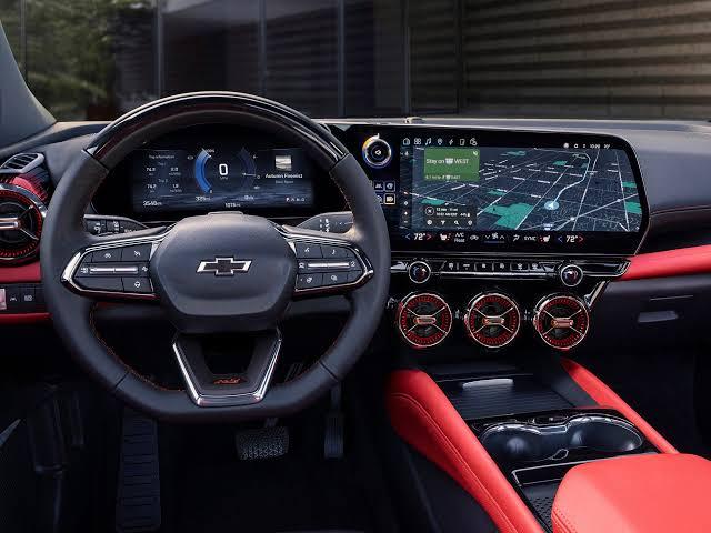 GM muốn biến ô tô thành nền tảng riêng nhưng người lái vẫn muốn CarPlay