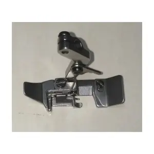 Chân vịt vắt sổ M700 5 ống 5 ly công nghiệp chính hãng, phụ kiện máy may công nghiệp độ bền cao, thiết kế chuẩn xác hỗ trợ đường chỉ đều đặn, giải pháp tối ưu cho xưởng may mặc chuyên nghiệp nâng cao năng suất lao động