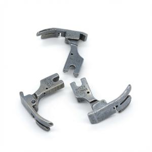 Chân vịt xén 1 kim 1/8 linh kiện máy may chuyên dụng, hỗ trợ thực hiện đường may xén mép vải tự động bản hẹp nhanh chóng, kết cấu thép không gỉ sáng bóng, chống bám bụi vải, tăng độ chính xác khi vận hành.
