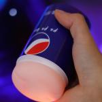 Cốc thủ dâm nam cầm tay ngụy trang lon Pepsi Papa Bei B, đồ chơi người lớn dành cho nam giới trưởng thành, thiết kế nhỏ gọn 125 x 65 mm, vỏ nhựa ABS kết hợp lõi TPE mềm, điều chỉnh lực hút bằng lỗ khí, không rung, tái sử dụng