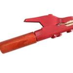 Kềm hàn cán gỗ 600A Hồng Ký A000544, kìm hàn que điện 600A, kẹp giữ que hàn chắc chắn, thân kim loại cao cấp, tay cầm bằng gỗ, xuất xứ Việt Nam, phù hợp thợ hàn, xưởng cơ khí và công việc hàn hồ quang