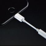 Cáp chuyển tai nghe iPhone 7 loại 1 hộp giấy Lightning sang 3.5mm, tương thích iPhone 6, 6 Plus, 7, 7 Plus, SE, hỗ trợ iOS 10, thiết kế nhỏ gọn, tiện lợi, giúp thưởng thức âm nhạc dễ dàng với tai nghe truyền thống