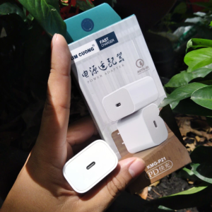 Củ Sạc Nhanh 20W Kim Cương KMG-P21, Đầu Type-C PD, Hỗ Trợ Sạc Nhanh Đa Hệ, An Toàn Với Bảo Vệ Quá Dòng, Chống Cháy, Nhỏ Gọn Tiện Lợi Mang Theo, Sạc iPhone Samsung Xiaomi Huawei, Hiệu Suất Cao, Siêu Bền