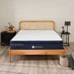 Nệm lò xo Amando Innovation, công nghệ RevoFeel cá nhân hóa, khung lò xo túi 7 vùng, memory foam gel kháng khuẩn, cao su thiên nhiên thoáng khí, nâng đỡ xương khớp, giấc ngủ cân bằng và thoải mái.