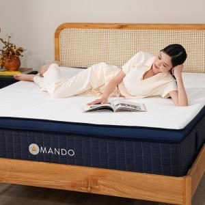Nệm lò xo Amando Innovation, công nghệ RevoFeel cá nhân hóa, khung lò xo túi 7 vùng, memory foam gel kháng khuẩn, cao su thiên nhiên thoáng khí, nâng đỡ xương khớp, giấc ngủ cân bằng và thoải mái.