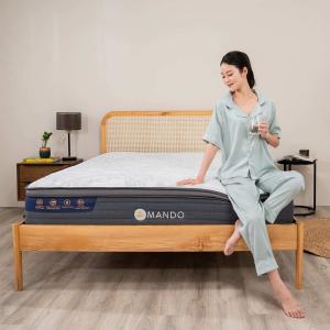 Nệm lò xo Amando Elite Grand, thiết kế sang trọng, lớp memory foam copper, kháng khuẩn, điều hòa nhiệt độ, đàn hồi cao, bảo hành 10 năm, phù hợp mọi mùa, nâng niu cơ thể và cải thiện giấc ngủ.