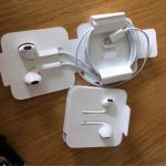 Tai Nghe iPhone Lightning Giả Zin Tự Kết Nối, Âm Thanh HiFi Chất Lượng Cao, Bluetooth Lấy Nguồn Từ Smartphone, Thiết Kế Nhét Tai Công Thái Học, Dây Cao Su Trơn Bền Bỉ, Màu Trắng Tinh Khôi, Tương Thích iPhone 7/7 Plus/8/8 Plus, iPad, Giải Pháp Nghe Nh