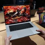 MacBook Pro cảm ứng đối mặt nghịch lý khi tính năng mới cạnh tranh với bàn di chuột