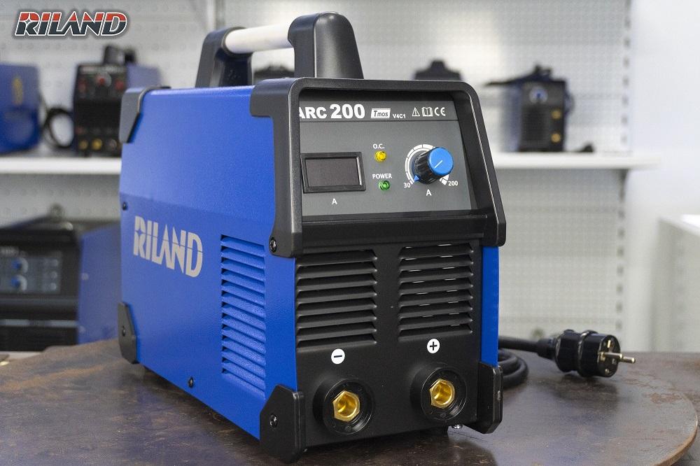 Máy hàn RILAND ARC 200T, công nghệ MOSFET 12 bo + ARC FORCE & HOT START, hàn que Ø1,6-3,2mm (kéo que 4,0mm), thiết kế mặt đồng hồ, tản nhiệt mới, tiết kiệm điện, bền bỉ