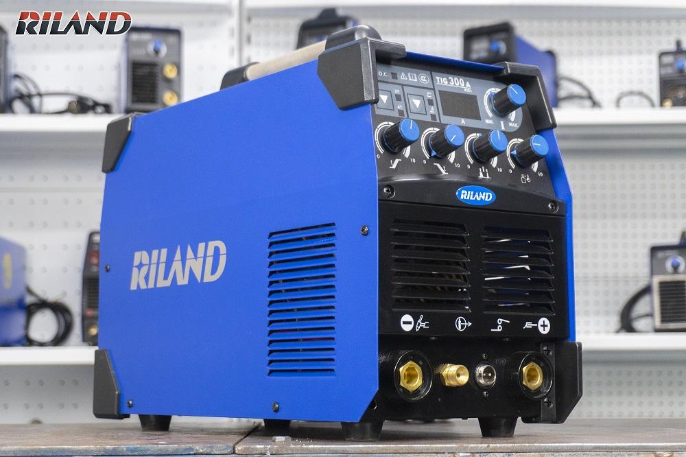 Máy hàn RILAND TIG 300A MOS inverter, 2 chế độ TIG + MMA, dòng 10-300A TIG & 20-230A que, lựa chọn 2T/4T, điều chỉnh post-gas / slope, khởi hồ quang HF nhanh, mối hàn inox & thép sắc nét