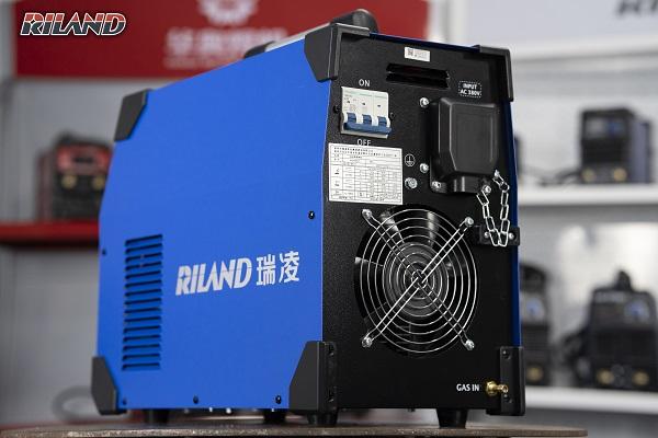 RILAND WS 400GT, máy hàn TIG + MMA dòng 400A, hàn vật liệu dày & mỏng (0,5-12 mm), chế độ dốc lên/dốc xuống, điều chỉnh khí trễ, tản nhiệt cải tiến gấp 3 lần, mối hàn ổn định & làm việc liên tục.