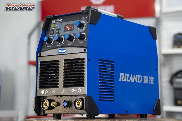 RILAND WS 400GT, máy hàn TIG + MMA dòng 400A, hàn vật liệu dày & mỏng (0,5-12 mm), chế độ dốc lên/dốc xuống, điều chỉnh khí trễ, tản nhiệt cải tiến gấp 3 lần, mối hàn ổn định & làm việc liên tục.