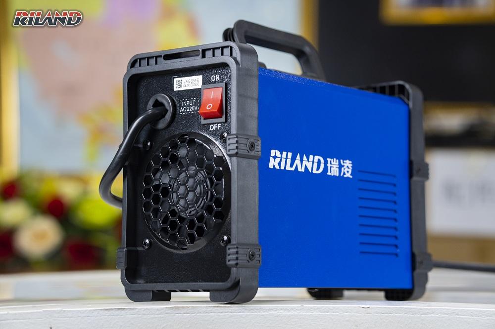 RILAND ZX7 250DE, máy hàn que điện tử, hỗ trợ que Ø4,0 mm, chip RICHP thông minh, tản nhiệt mạnh, mối hàn đẹp, tiết kiệm điện năng