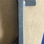 Tay quay máy may viền nệm công nghiệp, phụ kiện sewing machine parts thay thế cho mattress binding machine, hỗ trợ điều chỉnh thủ công khi may nệm dày, tương thích nhiều dòng máy viền nệm xưởng sofa và upholstery chuyên dụng