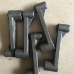 Tay quay máy may viền nệm công nghiệp, phụ kiện sewing machine parts thay thế cho mattress binding machine, hỗ trợ điều chỉnh thủ công khi may nệm dày, tương thích nhiều dòng máy viền nệm xưởng sofa và upholstery chuyên dụng